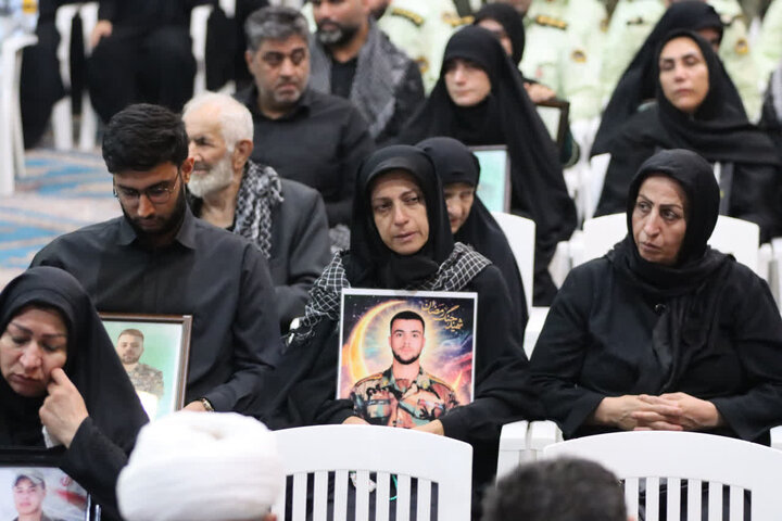 تصاویر/ بزرگداشت شهدای اقتدار در حسینیه شهید آیت الله خامنه ای (ره ) انتظامی با حضور نماینده ولی فقیه در مازندران