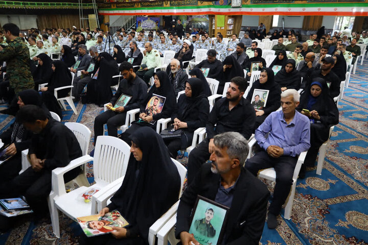 تصاویر/ بزرگداشت شهدای اقتدار در حسینیه شهید آیت الله خامنه ای (ره ) انتظامی با حضور نماینده ولی فقیه در مازندران