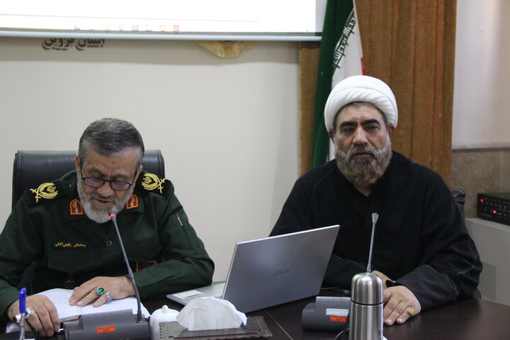 تصاویر / نشست قرارگاه بلاغ مبین حوزه علمیه استان قزوین با حضور فرمانده سپاه استان قزوین