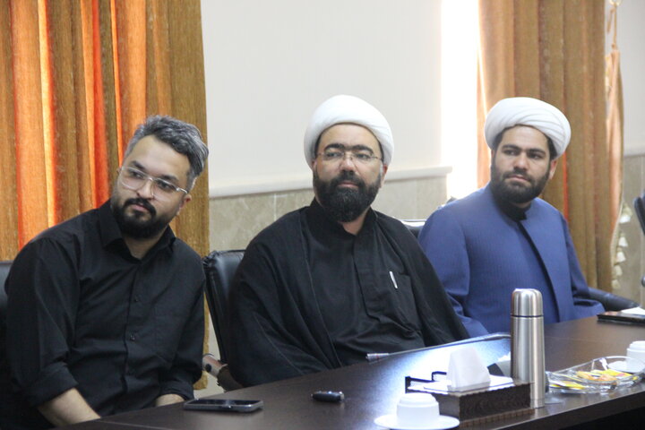 تصاویر / نشست قرارگاه بلاغ مبین حوزه علمیه استان قزوین با حضور فرمانده سپاه استان قزوین