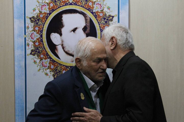 تصاویر/یادمان طلایه‌داران آفتاب