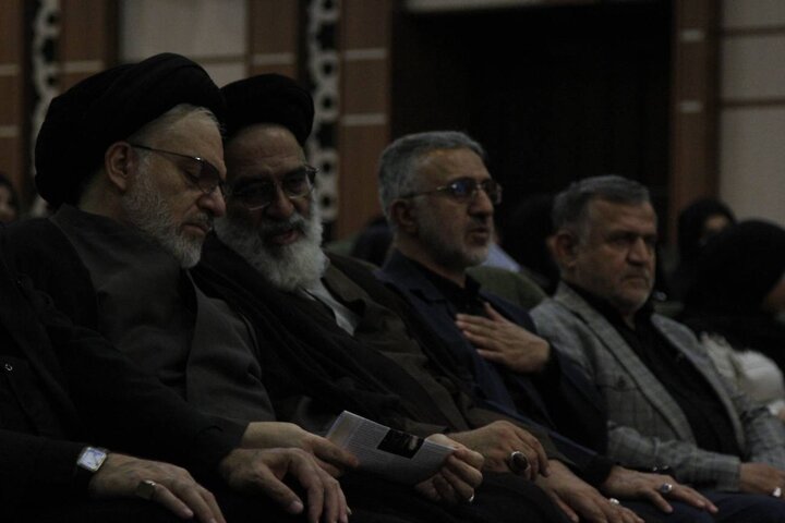 تصاویر/یادمان طلایه‌داران آفتاب