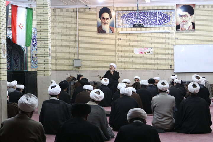 تصاویر/ نشست هم اندیشی مبلغان موسسه سراج همدان
