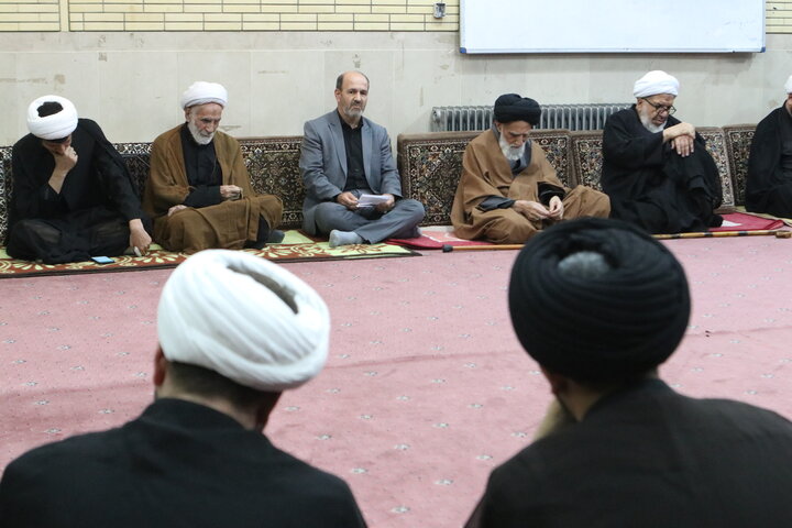 موسسه جلسه مسئول مبارزه با مواد مخدر با مبلغان موسسه سراج همدان