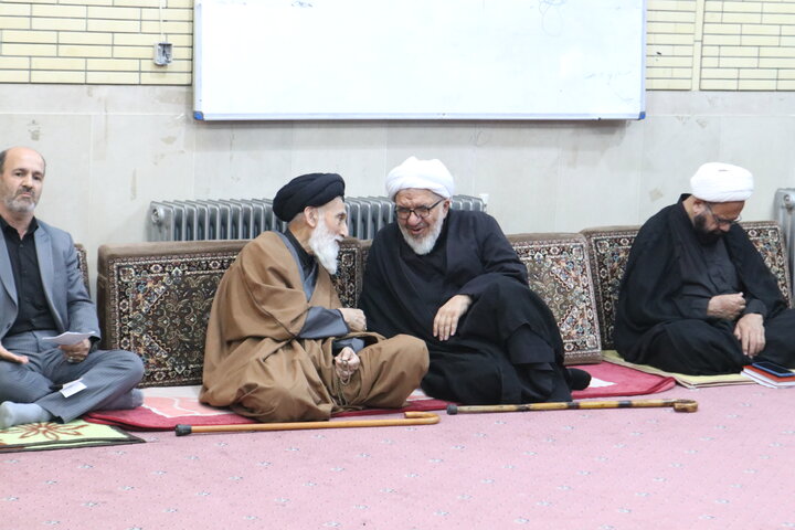 جلسه مسئول مبارزه با مواد مخدر با مبلغان موسسه سراج همدان