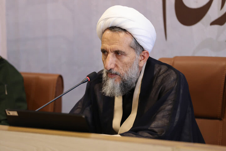 تصاویر /   جلسه ستاد پشتیبانی جنگ با حضور امام جمعه قزوین برگزار شد