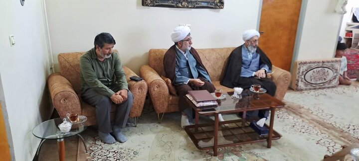 تصاویر /  دیدار مسئول نهاد نمایندگی مقام معظم رهبری در دانشگاه‌های استان با خانواده شهید جنگ تحمیلی اخیر