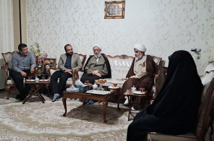 تصاویر /  دیدار مسئول نهاد نمایندگی مقام معظم رهبری در دانشگاه‌های استان با خانواده شهید جنگ تحمیلی اخیر