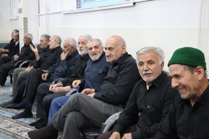 تصاویر/ حضور امام جمعه شهر چهاردانگه در مراسم عزاداری امام حسین (ع) در مسجد سیدالشهدا (ع) شهرستان