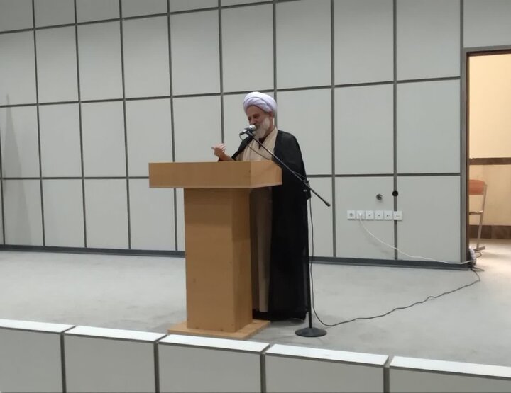 تصاویر/ برگزاری همایش طلایه داران تبلیغ در سالن شهید موسوی شهر بهمنیر