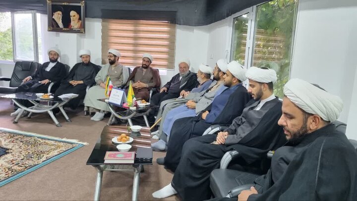 تصاویر/ جلسه طلایه داران تبلیغ در دفتر امام جمعه شهرستان کلاردشت