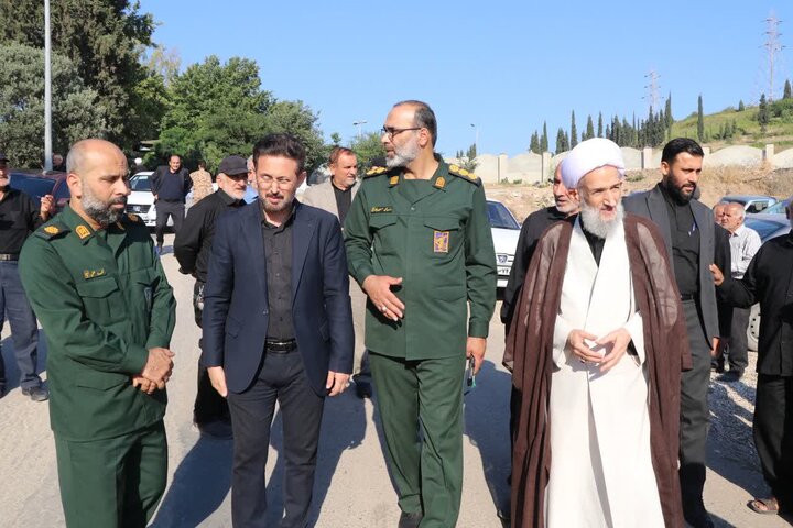 تصاویر/ اقامه نماز بر پیکر مادر گرانقدر شهید اسفندیاری، در گلزار شهدای نکا توسط نماینده ولی فقیه در مازندران