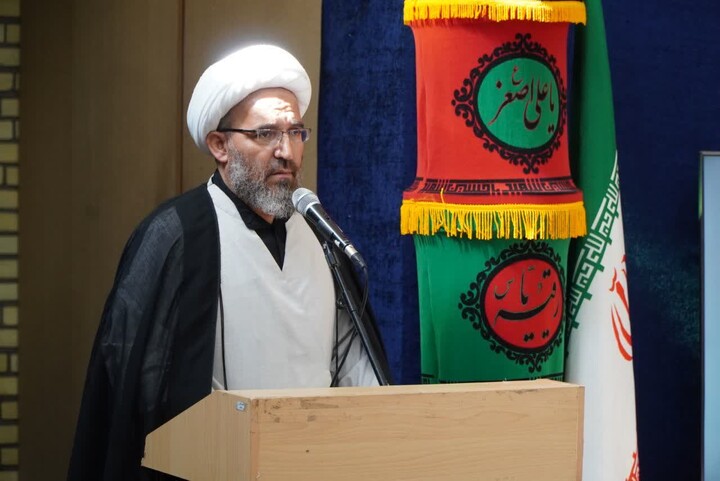 تصاویر / تجلیل از گروه های جهادی فعال در عرصه دفاع مقدس اخیر