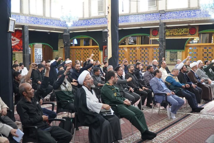 تصاویر / تجلیل از گروه های جهادی فعال در عرصه دفاع مقدس اخیر