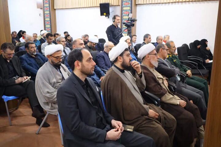 تصاویر/  همایش تجلیل از فاتحان جنگ تحمیلی سوم (جنگ رمضان) با حضور نماینده ولی فقیه در مازندران