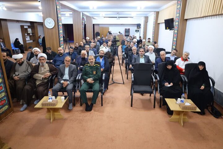 تصاویر/  همایش تجلیل از فاتحان جنگ تحمیلی سوم (جنگ رمضان) با حضور نماینده ولی فقیه در مازندران