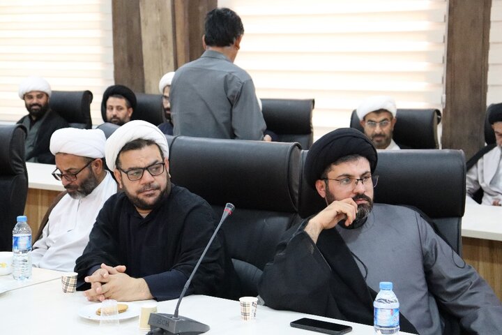 تصاویر/ نشست روحانیون و مبلغان شهرستان دیّر