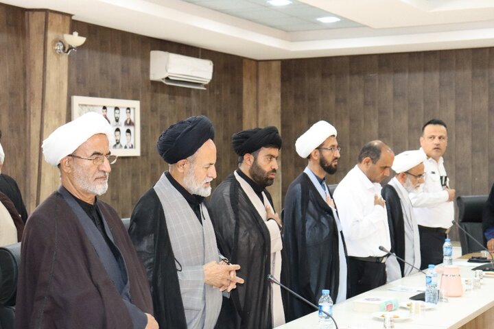 تصاویر/ نشست روحانیون و مبلغان شهرستان دیّر
