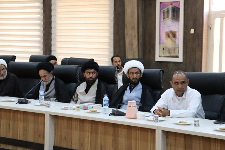 تصاویر/ نشست روحانیون و مبلغان شهرستان دیّر