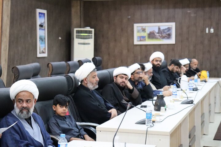 تصاویر/ نشست روحانیون و مبلغان شهرستان دیّر