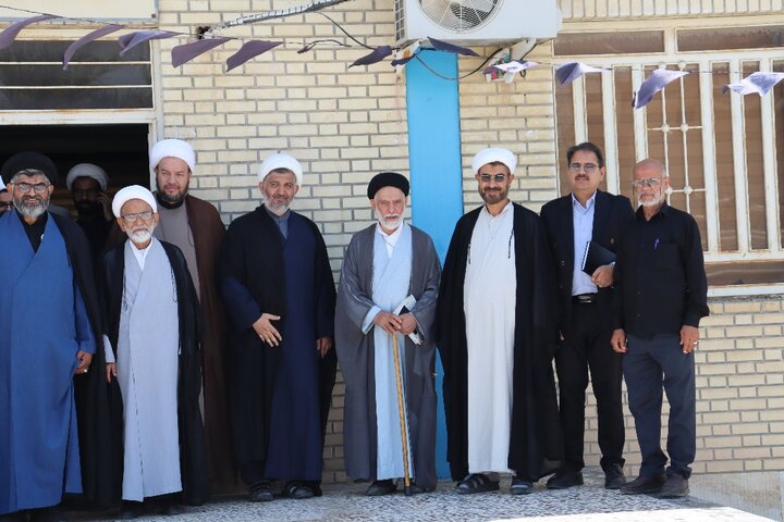 تصاویر/ نشست روحانیون و مبلغان شهرستان دیّر