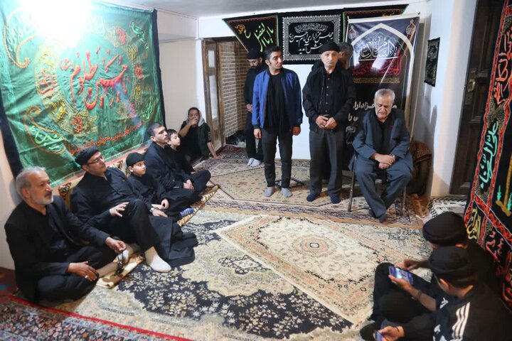 تصاویر/ آیین سنتی طشت گذاری در حسینیه میرزا محسن مجتهد اردبیلی