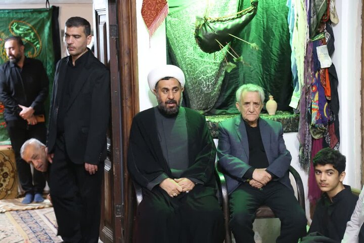 تصاویر/ آیین سنتی طشت گذاری در حسینیه میرزا محسن مجتهد اردبیلی