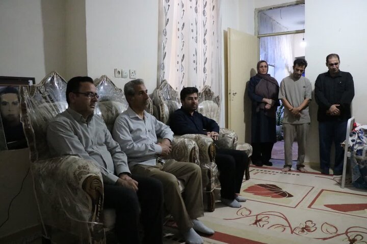امام جمعه دهلران با خانواده شهدای جهاد کشاورزی