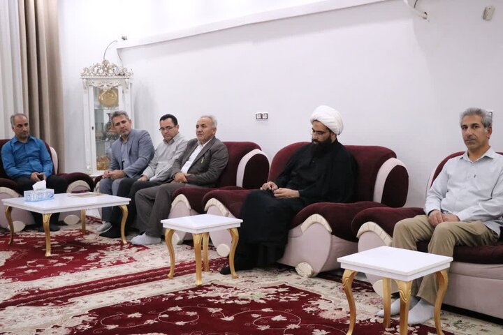 امام جمعه دهلران با خانواده شهدای جهاد کشاورزی