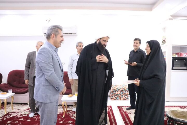 امام جمعه دهلران با خانواده شهدای جهاد کشاورزی