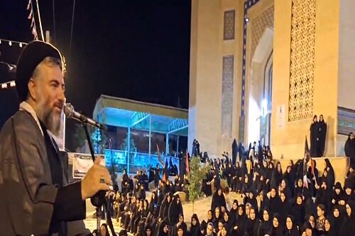  عزاداری ماه محرم امسال باید متفاوت و همراه با روشنگری باشد