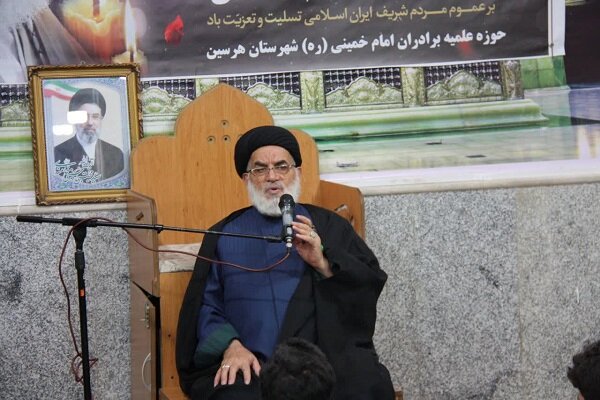 اختتامیه سال تحصیلی ۱۴۰۴-۱۴۰۵ حوزه علمیه امام خمینی(ره) هرسین برگزار شد+عکس