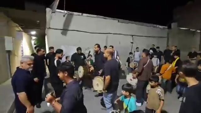 فیلم| دمام زنی نوجوان خارگی در ماه محرم