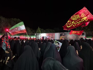 تصاویر/ عزاداری شب سوم محرم در میدان امام حسین اراک