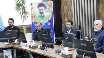 نشست هماهنگی همایش دانش‌آموزی «احلی من العسل» در آران و بیدگل برگزار شد