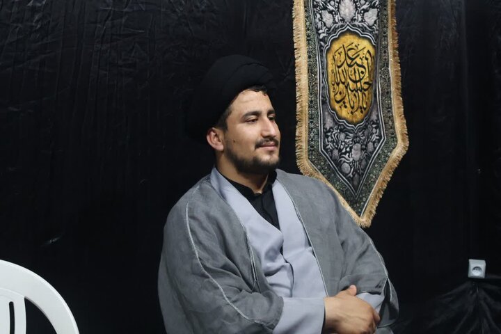 تصاویر/ تداوم فعالیت موکب فرهنگی، تبیینی حوزه علمیه امام خمینی (ره) ارومیه در تجمعات مردمی