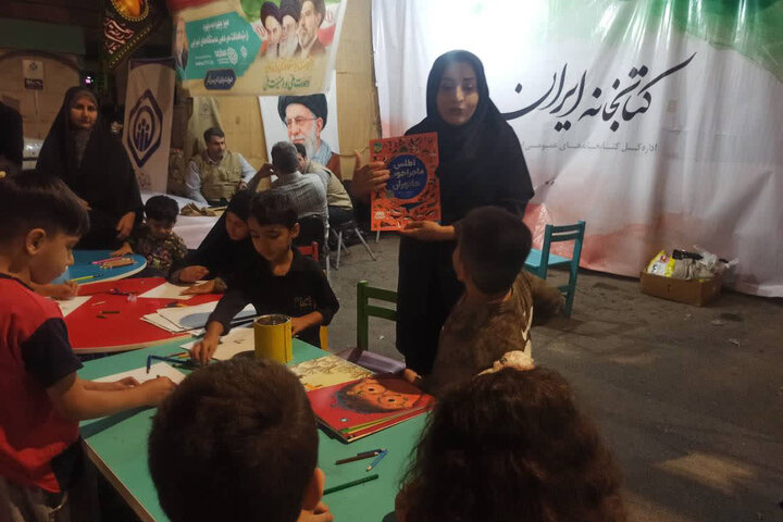 تصاویر/میزبانی غرفه کتابخانه ایران در ایام محرم