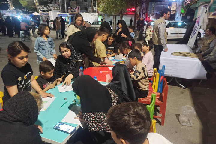 تصاویر/میزبانی غرفه کتابخانه ایران در ایام محرم