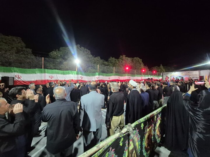 تصاویر/ عزاداری شب سوم محرم؛در میدان امام حسین اراک