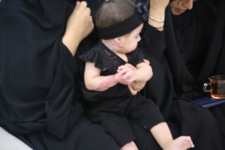 تصاویر/دیدار مسئولان دانشگاه علوم پزشکی اراک با خانواده شهیده «لیلا محمدی»