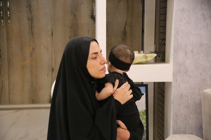 تصاویر/دیدار مسئولان دانشگاه علوم پزشکی اراک با خانواده شهیده «لیلا محمدی»