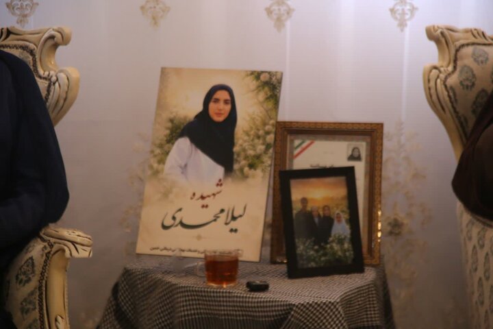 تصاویر/دیدار مسئولان دانشگاه علوم پزشکی اراک با خانواده شهیده «لیلا محمدی»