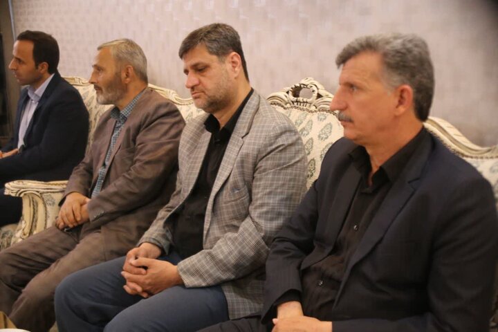 تصاویر/دیدار مسئولان دانشگاه علوم پزشکی اراک با خانواده شهیده «لیلا محمدی»