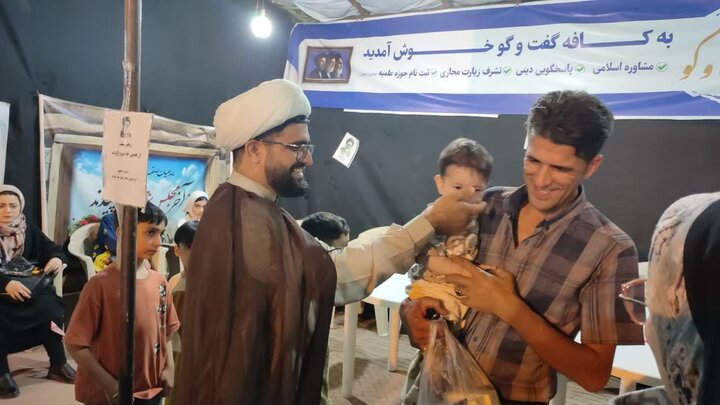 تصاویر/ فعالیت فرهنگی و تبلیغی موکب مدارس علمیه آیت اللّه اعتمادی در یکصد و دهمین تجمعات شبانه