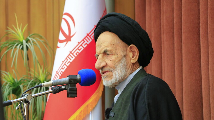 گردهمايی مسئولين هيأت های مذهبی و مداحان شهرستان بيرجند