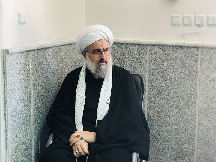 تصاویر / برگزاری مراسم روضه در دفتر امام جمعه ملایر