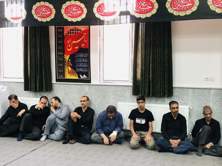 تصاویر / برگزاری مراسم روضه در دفتر امام جمعه ملایر