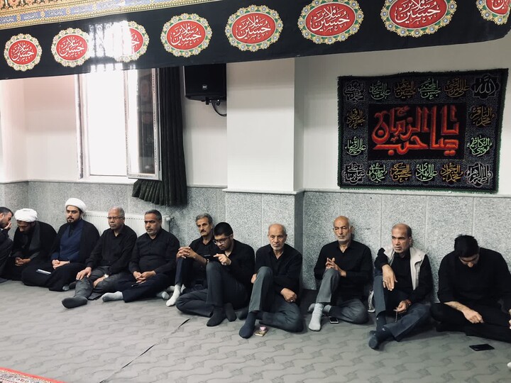 تصاویر / برگزاری مراسم روضه در دفتر امام جمعه ملایر