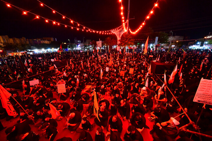 Lutto per la terza notte di Muharram della comunità di Nirugah a Qom durante il raduno notturno