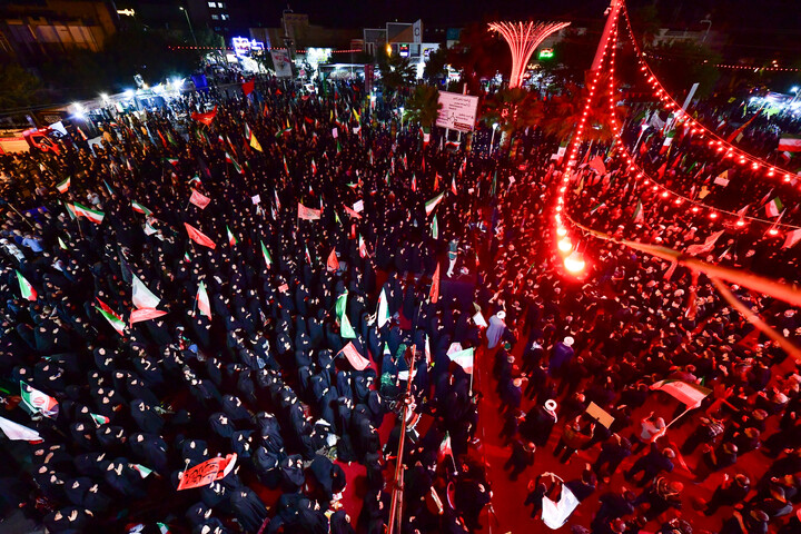 Lutto per la terza notte di Muharram della comunità di Nirugah a Qom durante il raduno notturno